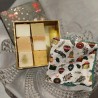 Coffret cadeau de savons BULLES D'HIVER - Vue coffret ouvert - Lingette hors du coffret