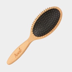 Cette brosse à cheveux Anaé® en bois de hêtre et picots d'acier, est conçue pour les cheveux longs et fins.