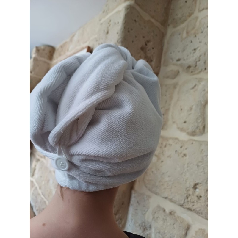 Serviette en microfibre blanche cousue par la savonnière !