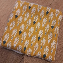 Lingette lavable coton et bambou - Imprimé Plumes Moutarde