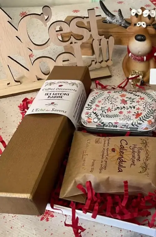 Coffret cadeau pour le personnel d'Age d'Or Services Chauny avant son emballage